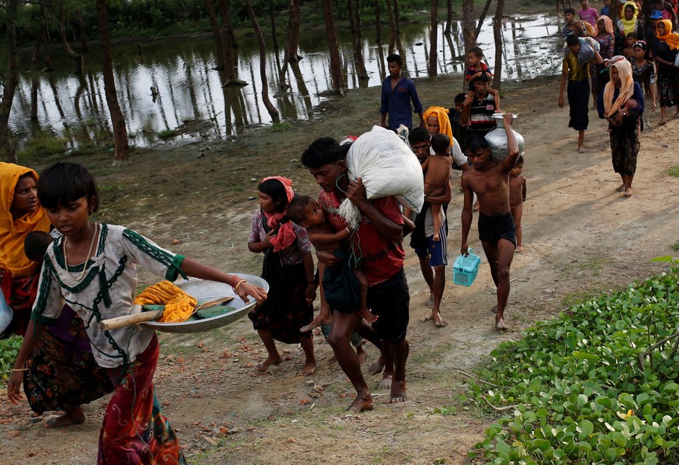 Rohingyjští uprchlíci prchají ze země.