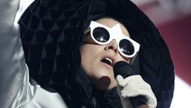 Když je královně hala malá: Róisín Murphy pro velký zájem přesunuta do Karlína