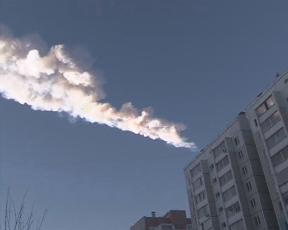 Průlet meteoru nad ruským městem Čeljabinsk v roce 2013
