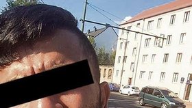 Policisté pátrají i po bratrech zavražděné dívky.