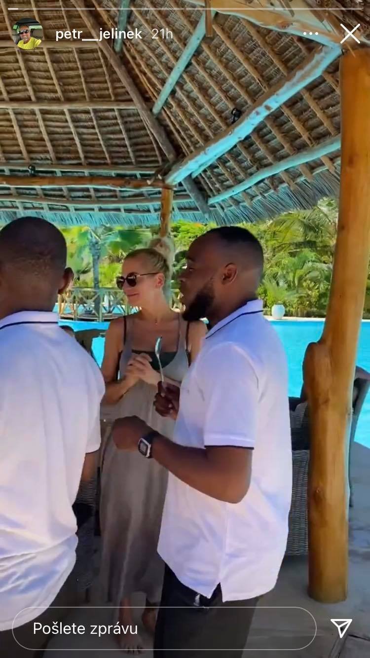 Dara Rolins odletěla na Zanzibar