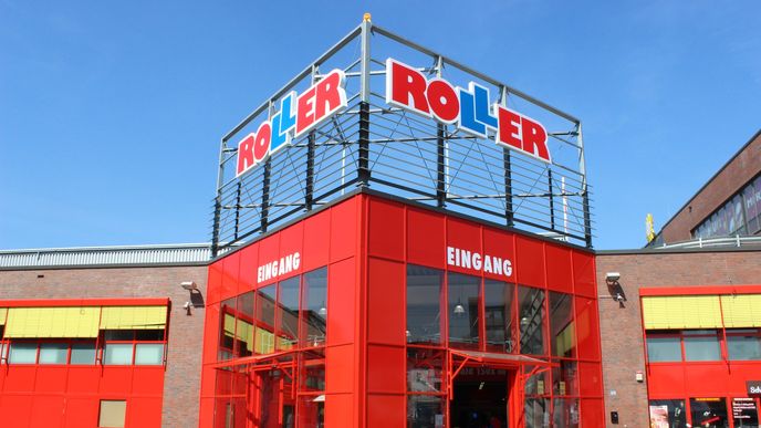 Pobočka německého nábytkářského řetezce Roller v Düsseldorfu. Pobočka německého nábytkářského řetezce Roller v Düsseldorfu.