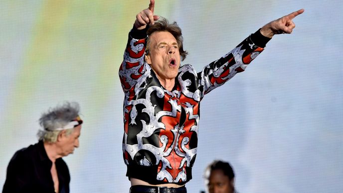 Rolling Stones budou opět v Praze, tentokrát zahrají v Poslanecké sněmovně.