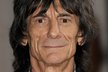 Ronnie Wood (65), kytarista