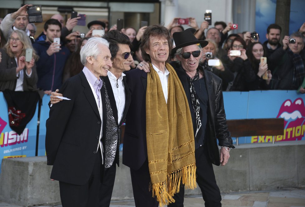 Na zahájení výstavy dorazili Charlie Watts, Ronnie Wood, Mick Jagger a Keith Richards