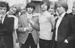 Jenomže Rolling Stones jsou značka, která se prostě nedá nechat jen tak padnout. A tak se vždycky znovu sejdou u nahrávání další desky a na cestách po dalším turné. Jenomže Rolling Stones jsou značka, která se prostě nedá nechat jen tak padnout. A tak se vždycky znovu sejdou u nahrávání další desky a na cestách po dalším turné.