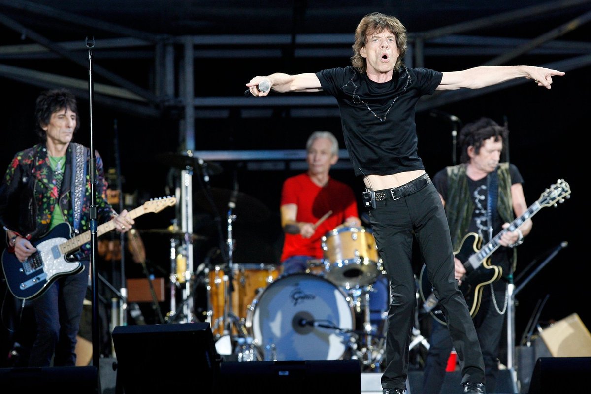 Vystoupení v roce 2007. Mick Jagger v popředí, vzadu Ronnie Wood, Charlie Watts a Keith Richards.