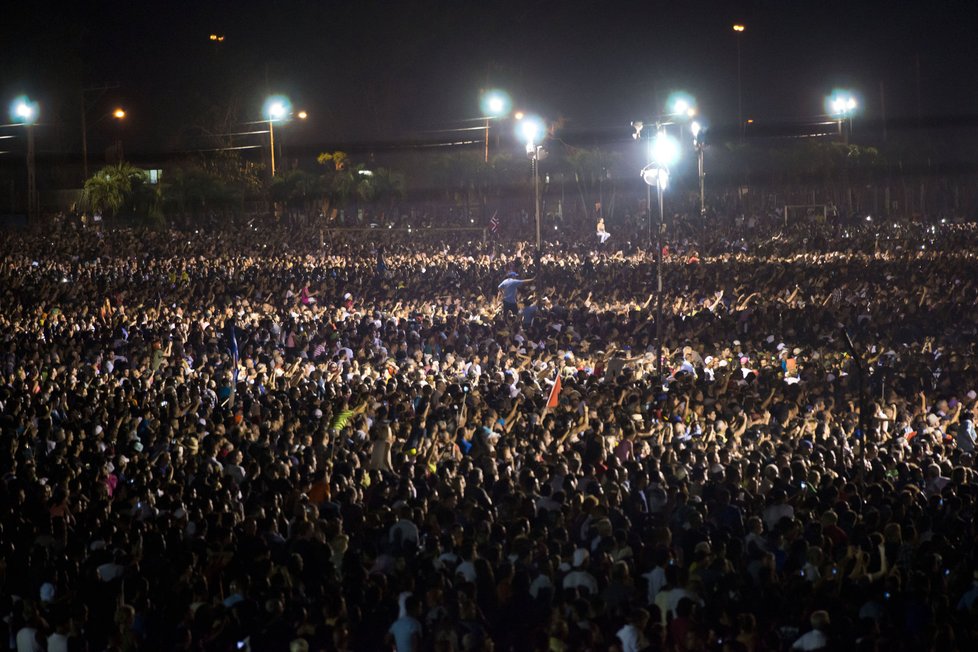 Rolling Stones na Kubě přivítaly davy fanoušků.