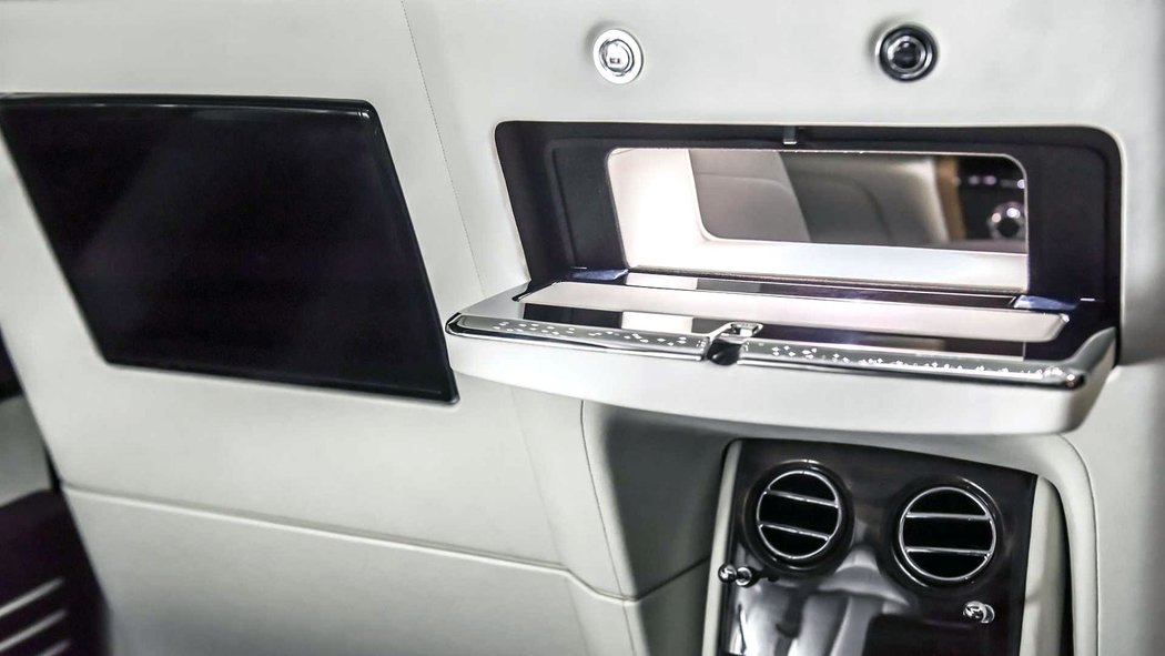 Rolls-Royce Phantom Privacy Suite