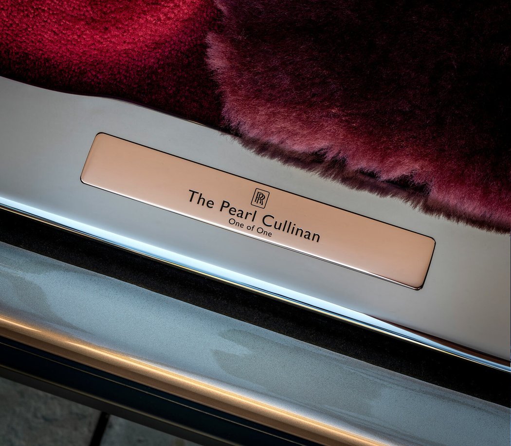 Rolls-Royce Cullinan (The Pearl)