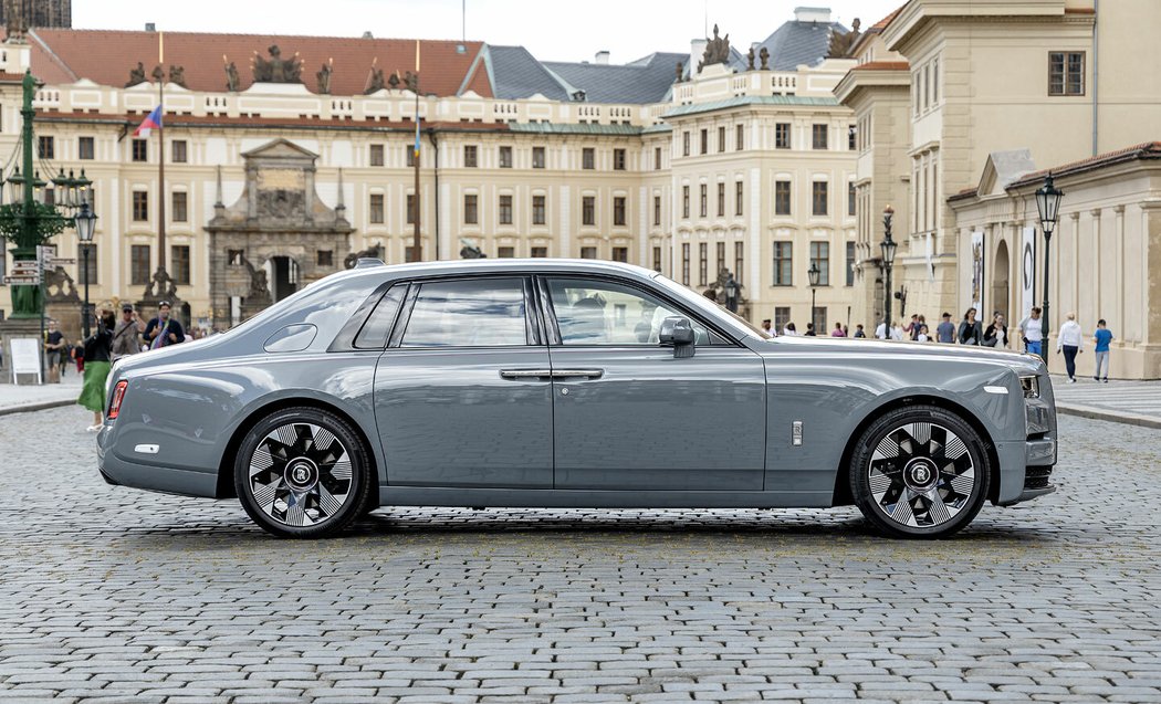 Rolls-Royce Phantom V12