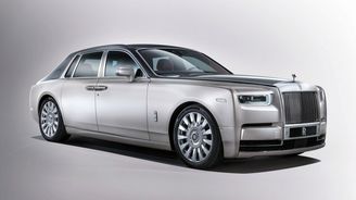 Rolls-Royce oficiálně představuje nový Phantom. Podívejte se na modernizovaný vrchol luxusu