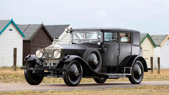 Tímto jedinečným Rolls-Roycem kdysi jezdil král Eduard VIII. Luxusní vůz může být váš