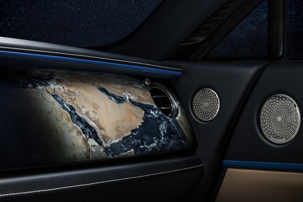 Rolls-Royce Wraith Inspired By Earth