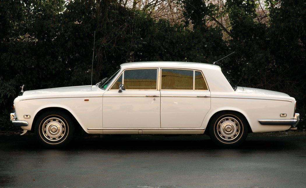 Rolls-Royce Silver Shadow (1965–1977)