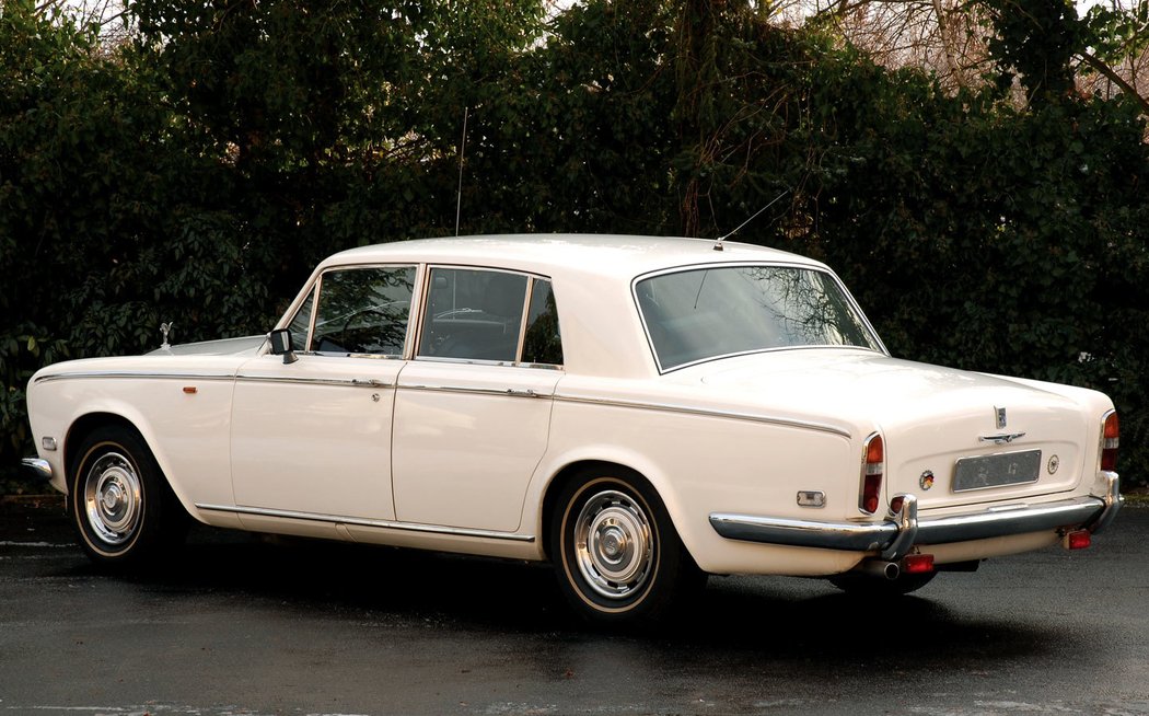 Rolls-Royce Silver Shadow (1965–1977)