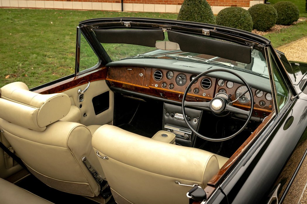 Rolls-Royce Silver Shadow Two-Door Drophead Coupe  (1968)