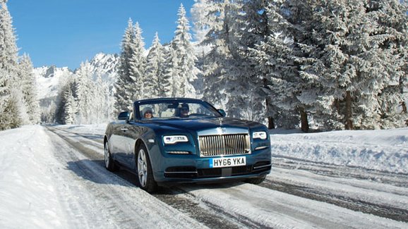 TEST Jízdní dojmy: S Rolls-Roycem na sněhu. Miliony v driftu!