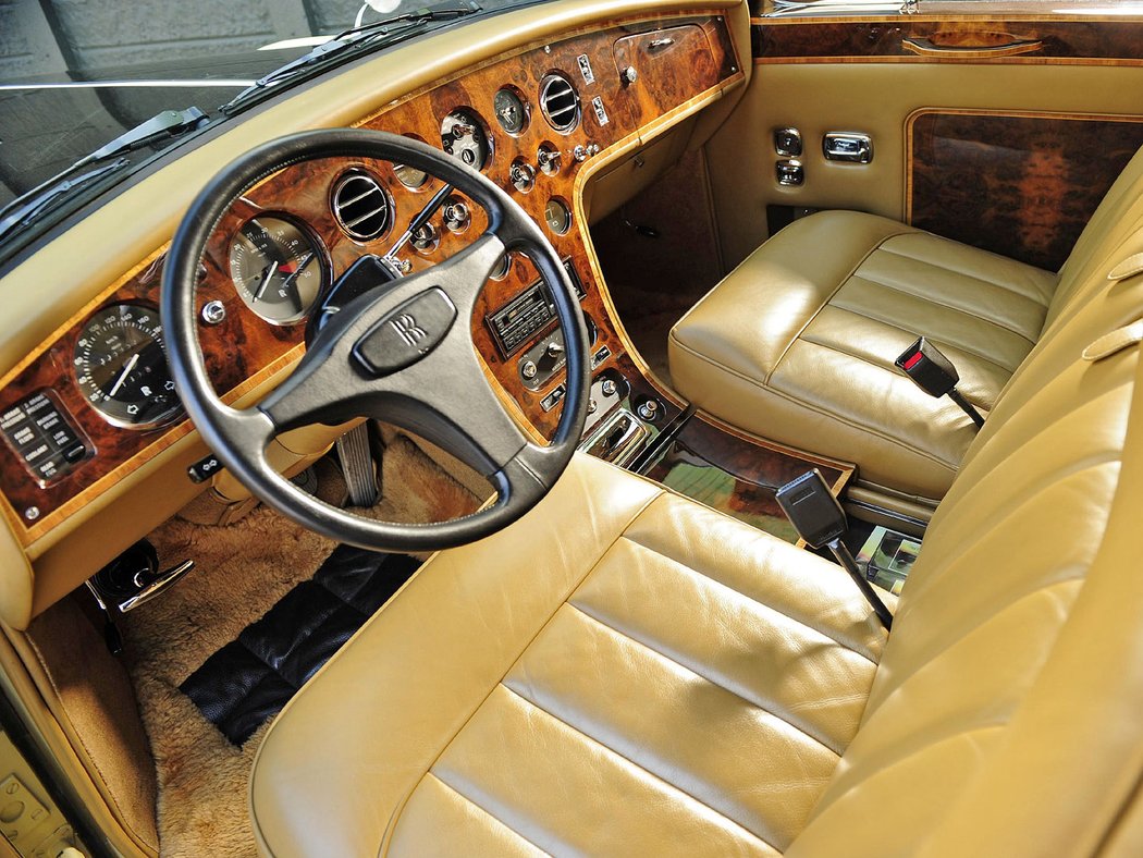 Rolls-Royce Phantom VI Landaulette by Mulliner Park Ward 1973-1992