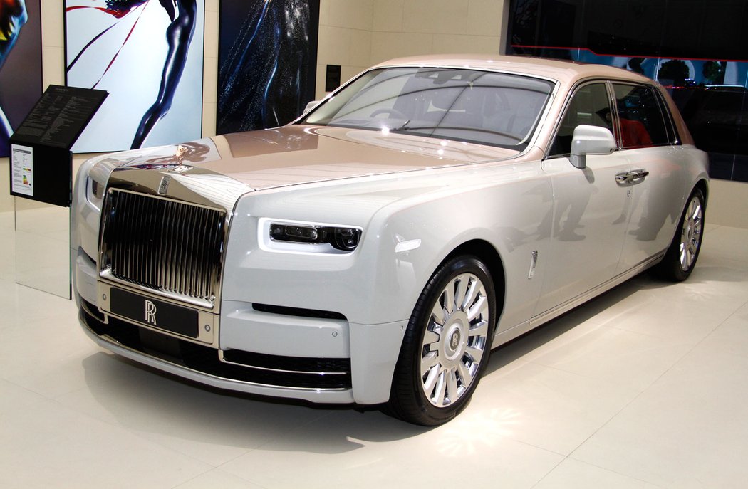 Rolls-Royce Phantom Extended Wheelbase Whispered Muse