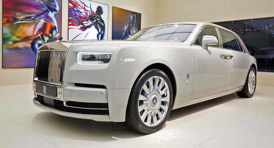 Rolls-Royce Phantom Extended Wheelbase Whispered Muse