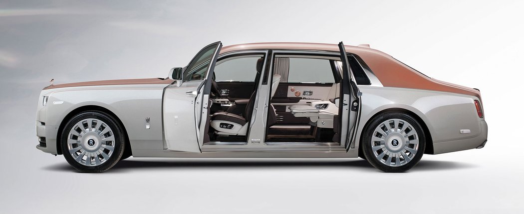 Rolls-Royce Phantom Extended Wheelbase Whispered Muse