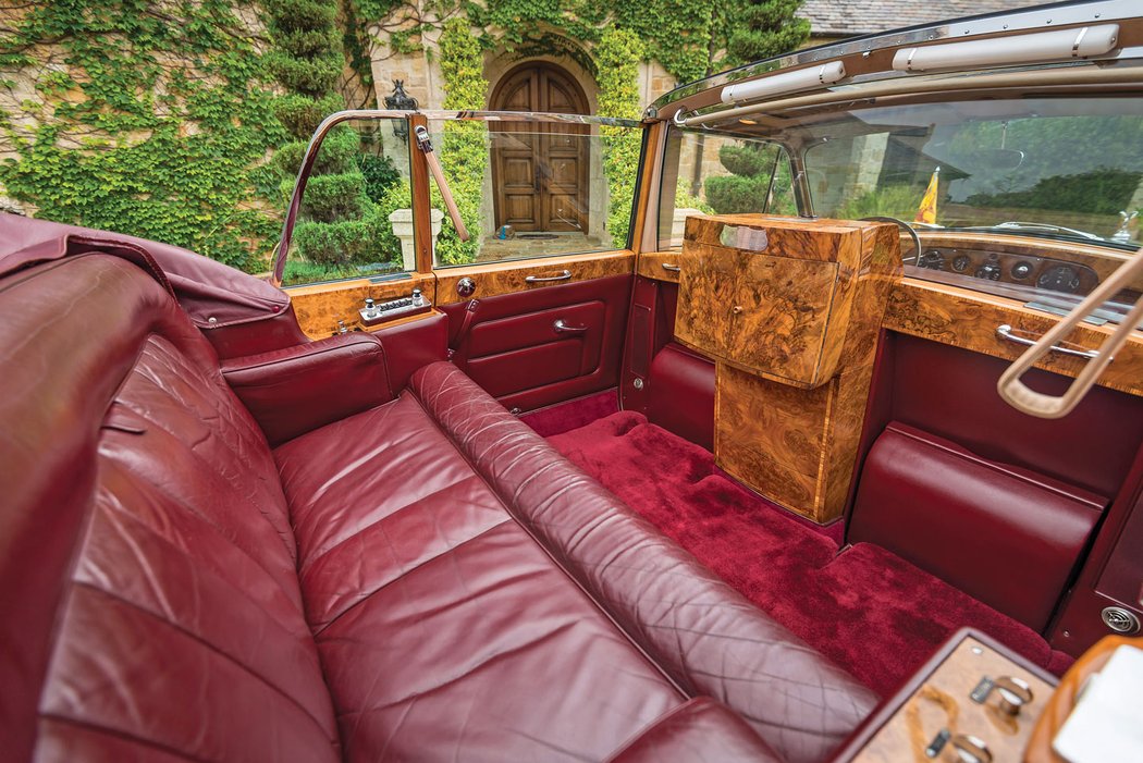 Rolls-Royce Phantom V State Landaulet by Mulliner Park Ward