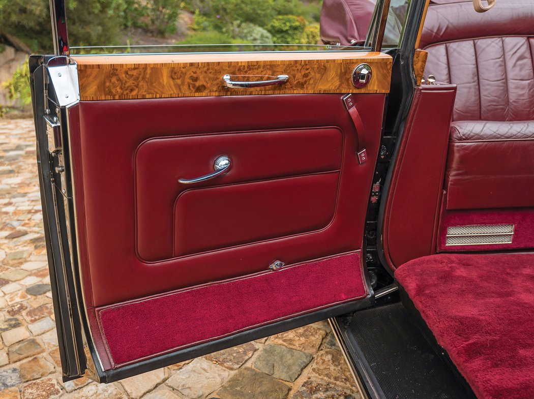 Rolls-Royce Phantom V State Landaulet by Mulliner Park Ward