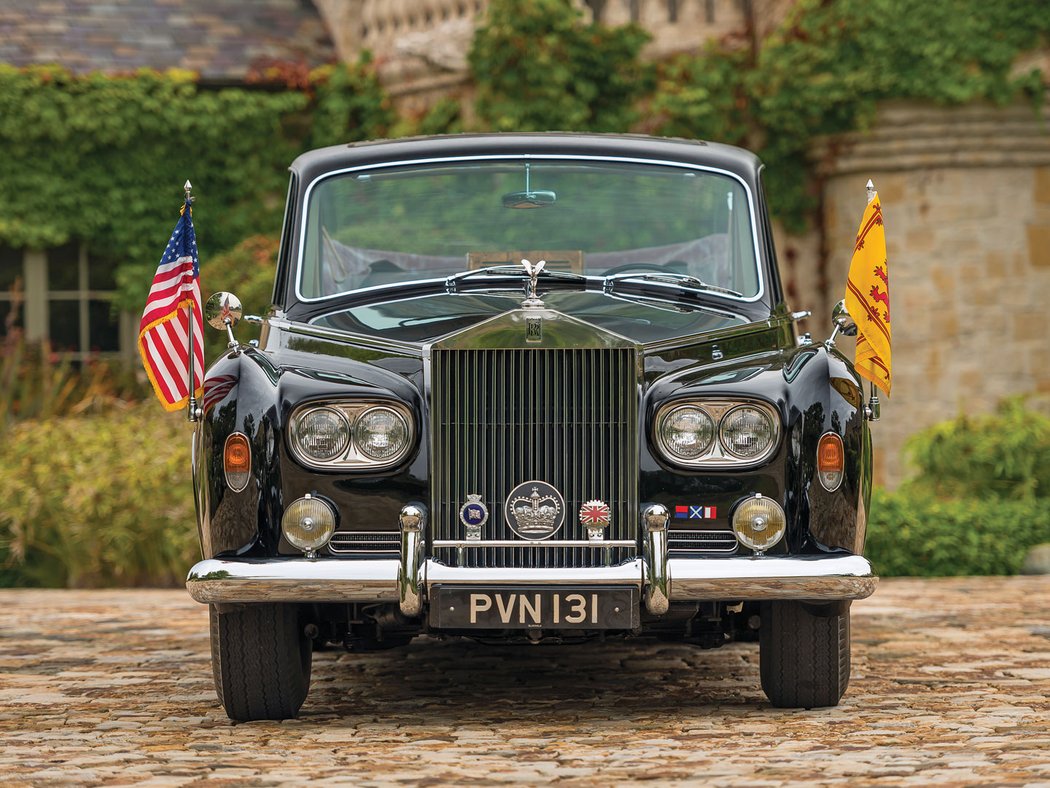 Rolls-Royce Phantom V State Landaulet by Mulliner Park Ward