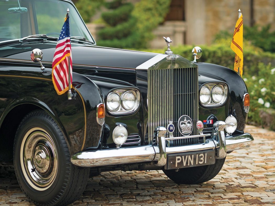 Rolls-Royce Phantom V State Landaulet by Mulliner Park Ward