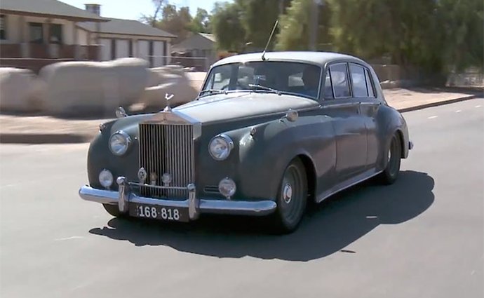 Jay Leno představuje Rolls-Royce Silver Cloud Derelict: Jako starý jen vypadá