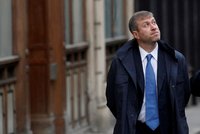 Zelenskyj prosil Bidena, ať ze sankcí vynechá Abramoviče? Oligarcha měl hrát klíčovou roli