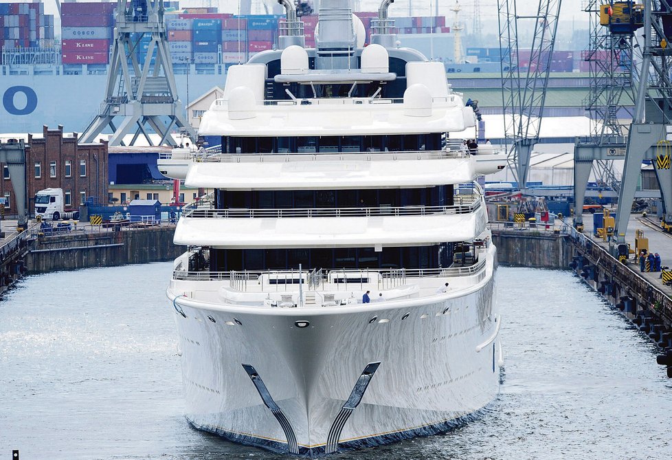 Luxusní loď, která stála ruského miliardáře 13 miliard korun.