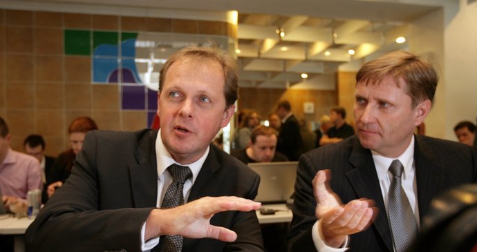Roman Bradáč stál proti Petru Dvořákovi ve volbě generálního ředitele ČT (23. 9. 2011)