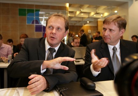 Roman Bradáč stál proti Petru Dvořákovi ve volbě generálního ředitele ČT (23. 9. 2011)