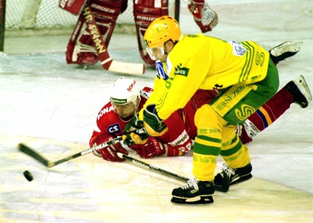 Čechmánek a Broš společně oslavili 2 extraligové triumfy v barvách Vsetína i titul mistra světa v roce 2000.