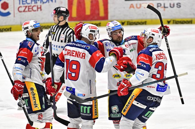 ONLINE: Pardubice otáčí v Lítvínově, Plzeň - Sparta 3:4. Kometa vede nad Třincem ONLINE: Pardubice otáčí v Lítvínově, Plzeň - Sparta 3:4. Kometa vede nad Třincem
