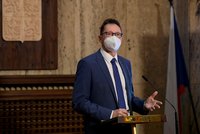 Vláda dál tlačí vývoj české vakcíny. „Nemá to smysl, extrémně nákladné,“ říká šéf vakcinologů
