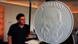 Ražba rekordní půltunové mince v ohrožení: Majitel mincovny se záhadně ztratil, dluží peníze 