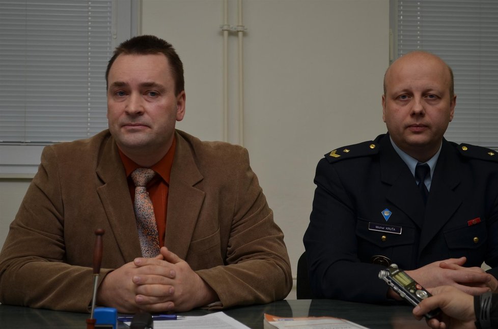 Předseda teplického Okresního soudu Roman Dobeš a mluvčí věznice Michal Kruťa.