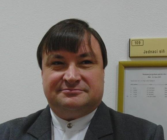 Roman Houska byl šedou eminencí ČSSD a partnerem hejtmanky Jany Vaňhové.