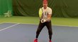 Kostomarov vyzkoušel novou protetickou ruku v akci na tenisovém kurtu…
