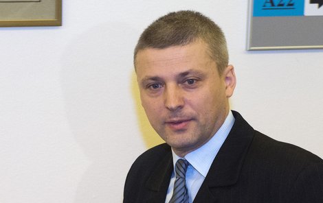 Poslanec Roman Pekárek musel kvůli kauze opustit ODS.