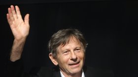 Filmař Roman Polanski má důvod k radosti, ze svého zločinu se nemusí zodpovídat.