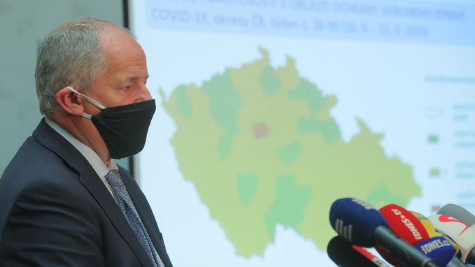 Ministr zdravotnictví Roman Prymula (za ANO) na tiskové konferenci o aktuálním vývoji situace v ČR (25.9.2020)