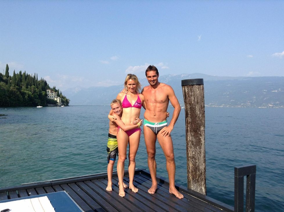 Roman Šebrle s manželkou Evou a dětmi na dovolené