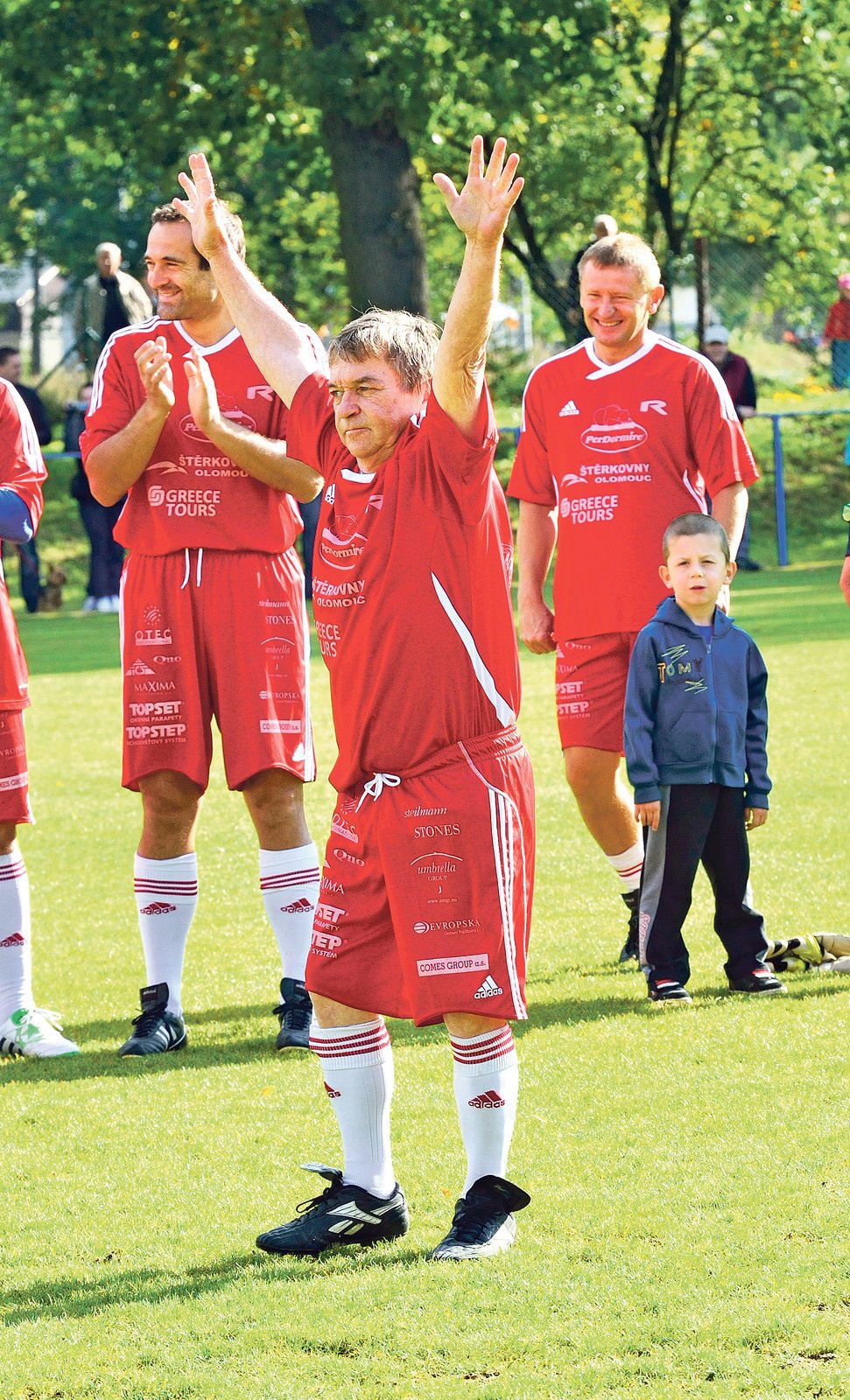 Po zápase slavil střízlivý Skamene výhru jako jeden z hrdinů.