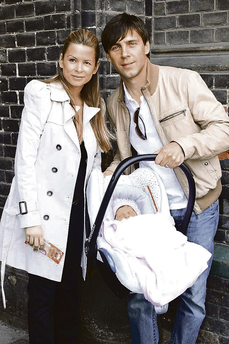 Roman Vojtek s manželkou v roce 2010, kdy se jim narodila dcerka.
