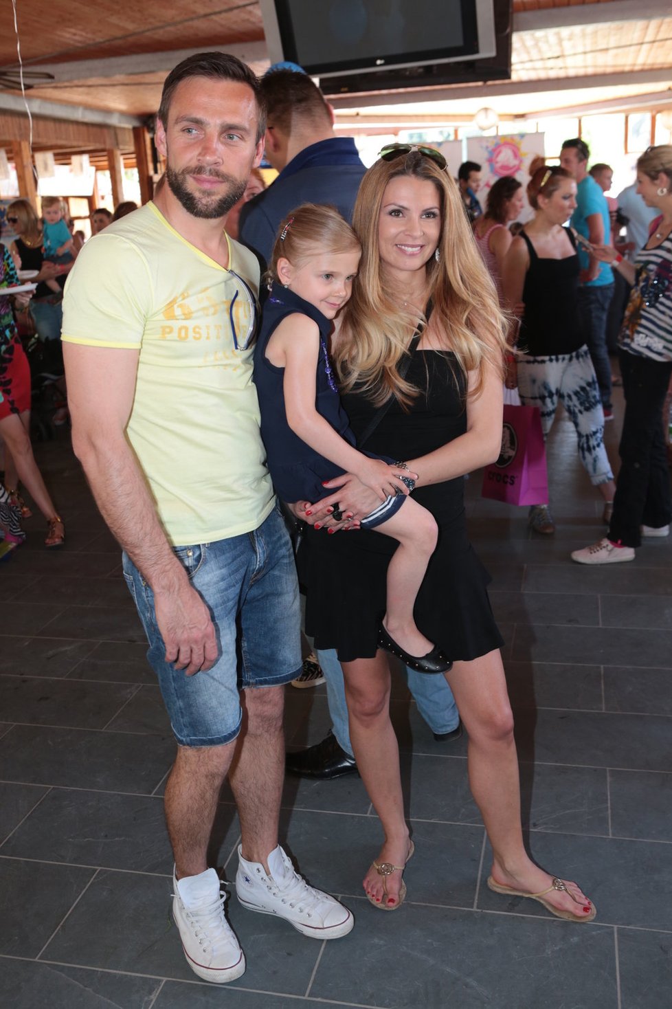 Roman Vojtek s manželkou a dětmi