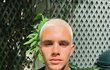 Romeo Beckham jako blondýn